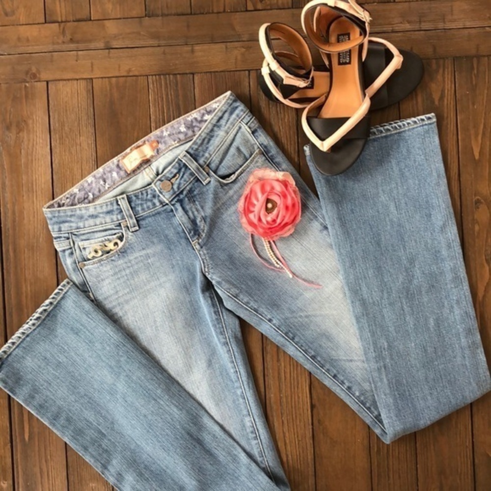 Paige like new Benedict Canyon boot cut jeans